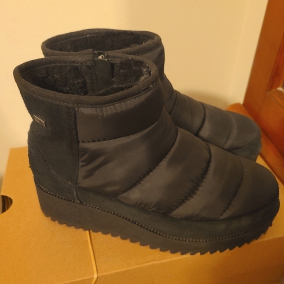 UGG Shoes - UGG Ridge Mini Waterproof Ankle Boot